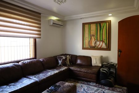 Casa à venda com 600m², 5 quartos e 7 vagasSala 2