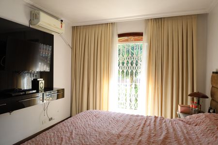 Casa à venda com 600m², 5 quartos e 7 vagasSuíte