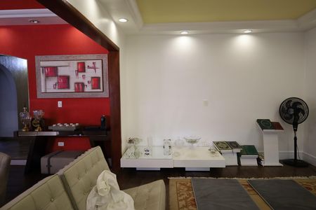 Casa à venda com 600m², 5 quartos e 7 vagasSala
