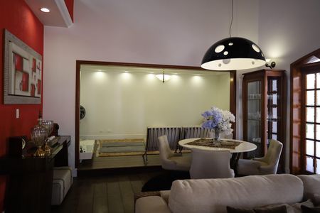 Casa à venda com 600m², 5 quartos e 7 vagasSala