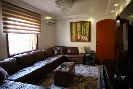 Casa à venda com 600m², 5 quartos e 7 vagasSala 2