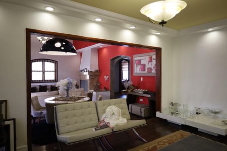 Casa à venda com 600m², 5 quartos e 7 vagasSala