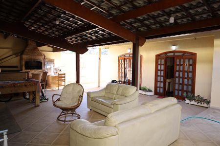 Casa à venda com 600m², 5 quartos e 7 vagasÁrea comum