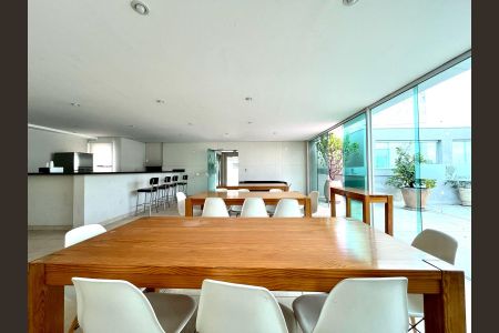 Apartamento à venda com 84m², 3 quartos e 2 vagas Apartamento à venda com 84m², 3 quartos e 2 vagasÁrea Comum - Salão de festas
