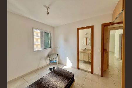 Apartamento à venda com 84m², 3 quartos e 2 vagas Apartamento à venda com 84m², 3 quartos e 2 vagasSuíte