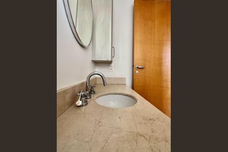 Apartamento à venda com 84m², 3 quartos e 2 vagas Apartamento à venda com 84m², 3 quartos e 2 vagasBanheiro da Suíte