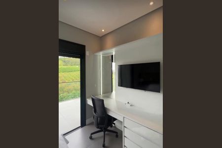 Casa de condomínio à venda com 250m², 3 quartos e 4 vagas