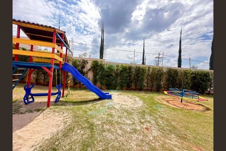Casa de condomínio à venda com 220m², 3 quartos e 4 vagas