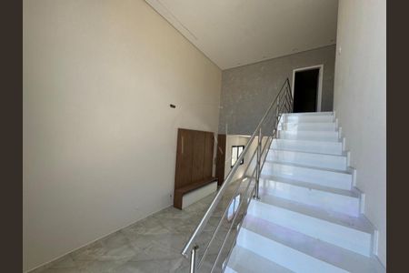 Casa de condomínio à venda com 220m², 3 quartos e 4 vagas