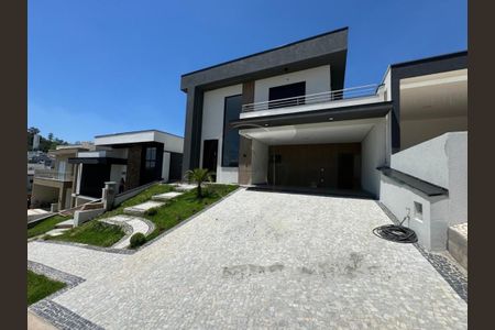 Casa de condomínio à venda com 220m², 3 quartos e 4 vagas