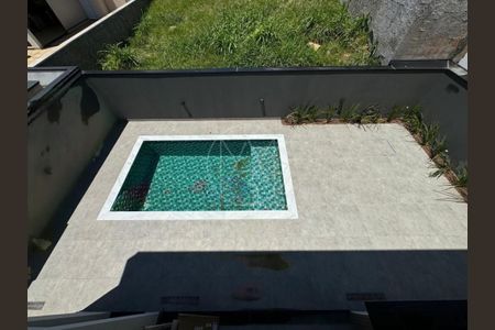 Casa de condomínio à venda com 220m², 3 quartos e 4 vagas
