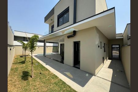 Casa de condomínio à venda com 241m², 3 quartos e 4 vagas
