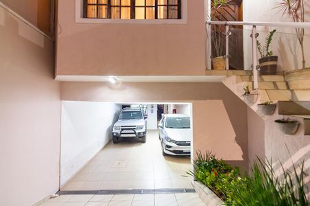 Casa à venda com 240m², 3 quartos e 3 vagas Casa à venda com 240m², 3 quartos e 3 vagasGaragem