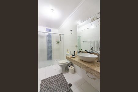 Casa à venda com 240m², 3 quartos e 3 vagas Casa à venda com 240m², 3 quartos e 3 vagasBanheiro