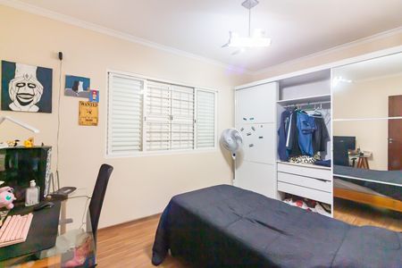 Casa à venda com 240m², 3 quartos e 3 vagas Casa à venda com 240m², 3 quartos e 3 vagasQuarto 2