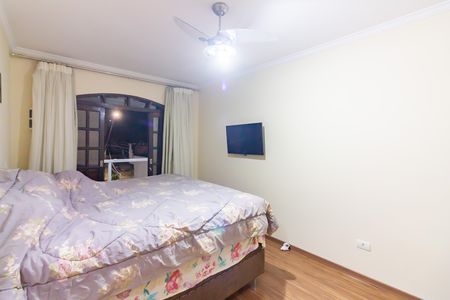 Casa à venda com 240m², 3 quartos e 3 vagas Casa à venda com 240m², 3 quartos e 3 vagasSuíte