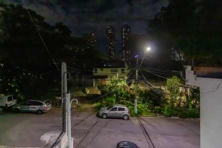 Casa à venda com 240m², 3 quartos e 3 vagas Casa à venda com 240m², 3 quartos e 3 vagasVista