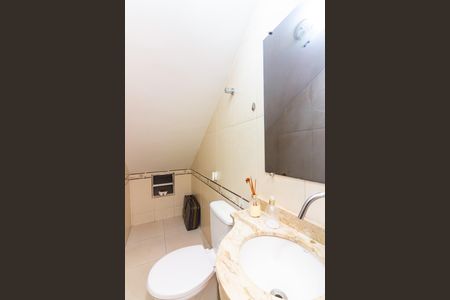 Casa à venda com 240m², 3 quartos e 3 vagas Casa à venda com 240m², 3 quartos e 3 vagasLavabo