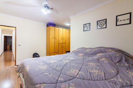 Casa à venda com 240m², 3 quartos e 3 vagas Casa à venda com 240m², 3 quartos e 3 vagasSuíte