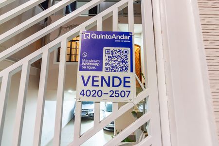 Casa à venda com 240m², 3 quartos e 3 vagas Casa à venda com 240m², 3 quartos e 3 vagasPlaca