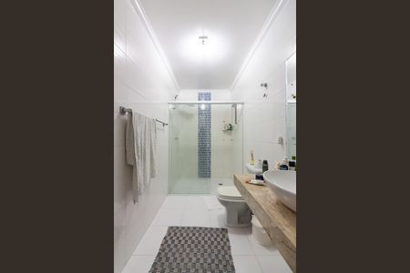Casa à venda com 240m², 3 quartos e 3 vagas Casa à venda com 240m², 3 quartos e 3 vagasBanheiro