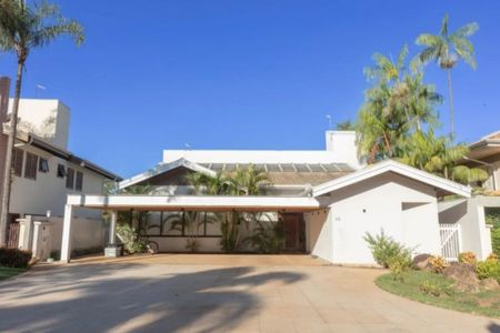 Casa de condomínio à venda com 576m², 3 quartos e 4 vagas Casa de condomínio à venda com 576m², 3 quartos e 4 vagasFoto 01