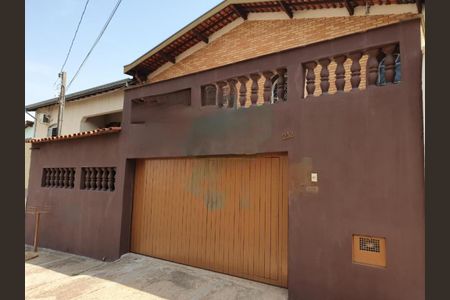 Casa à venda com 239m², 4 quartos e 2 vagas