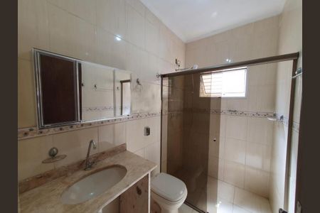 Casa à venda com 239m², 4 quartos e 2 vagas