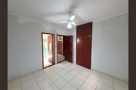Casa à venda com 239m², 4 quartos e 2 vagas