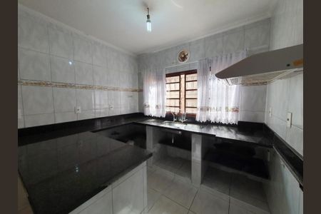 Casa à venda com 239m², 4 quartos e 2 vagas