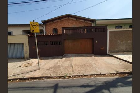 Casa à venda com 239m², 4 quartos e 2 vagas