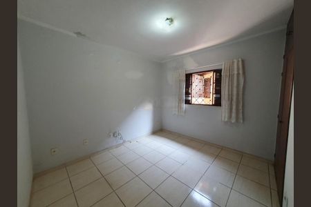 Casa à venda com 239m², 4 quartos e 2 vagas