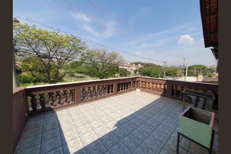Casa à venda com 239m², 4 quartos e 2 vagas
