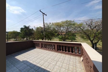 Casa à venda com 239m², 4 quartos e 2 vagas