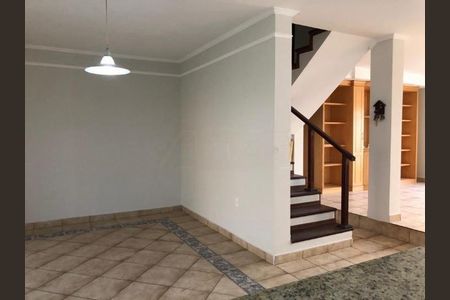 Casa à venda com 227m², 3 quartos e 2 vagas