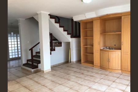 Casa à venda com 227m², 3 quartos e 2 vagas