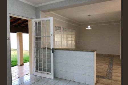 Casa à venda com 227m², 3 quartos e 2 vagas