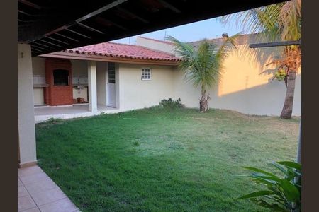 Casa à venda com 227m², 3 quartos e 2 vagas