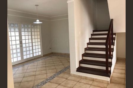 Casa à venda com 227m², 3 quartos e 2 vagas