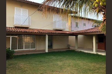 Casa à venda com 227m², 3 quartos e 2 vagas