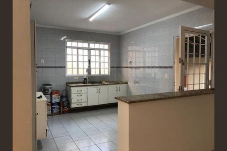 Casa à venda com 3 quartos, 227m² em Jardim Noêmia, Campinas