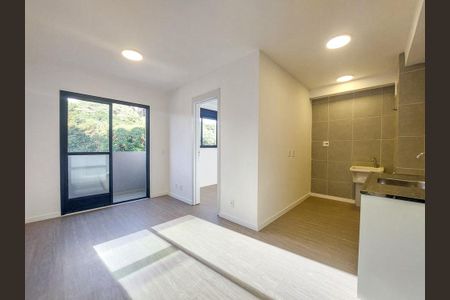 Sala/Cozinha de apartamento para alugar com 2 quartos, 38m² em Jardim São Luís, São Paulo