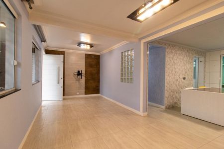 Casa à venda com 217m², 4 quartos e 3 vagasSala