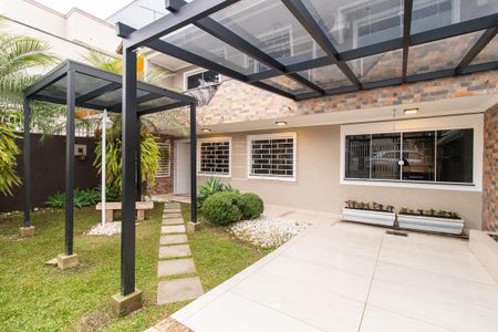 Casa à venda com 217m², 4 quartos e 3 vagasFachada