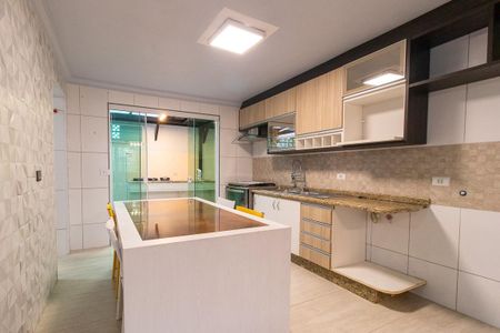 Casa à venda com 217m², 4 quartos e 3 vagasCozinha - Armários