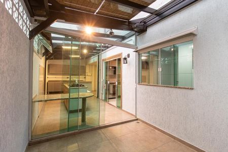 Casa à venda com 217m², 4 quartos e 3 vagasÁrea comum