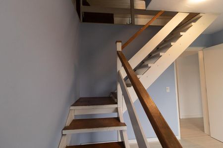 Casa à venda com 217m², 4 quartos e 3 vagasEscada