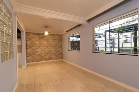 Casa à venda com 217m², 4 quartos e 3 vagasSala