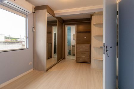 Casa à venda com 217m², 4 quartos e 3 vagasQuarto 4 - Suíte
