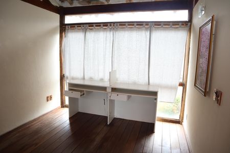 Casa à venda com 500m², 3 quartos e 2 vagasEscritório 